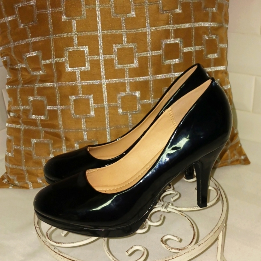 MarcoRepublic Black Patent Leather Heels Size 9